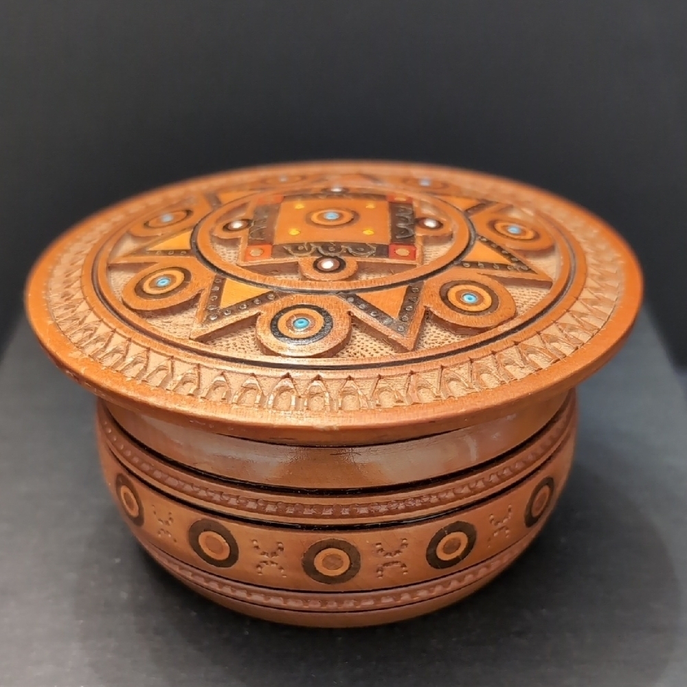 VGT,1983 Decorative Round Brown/ Orange Ukranian Hutsul Box.